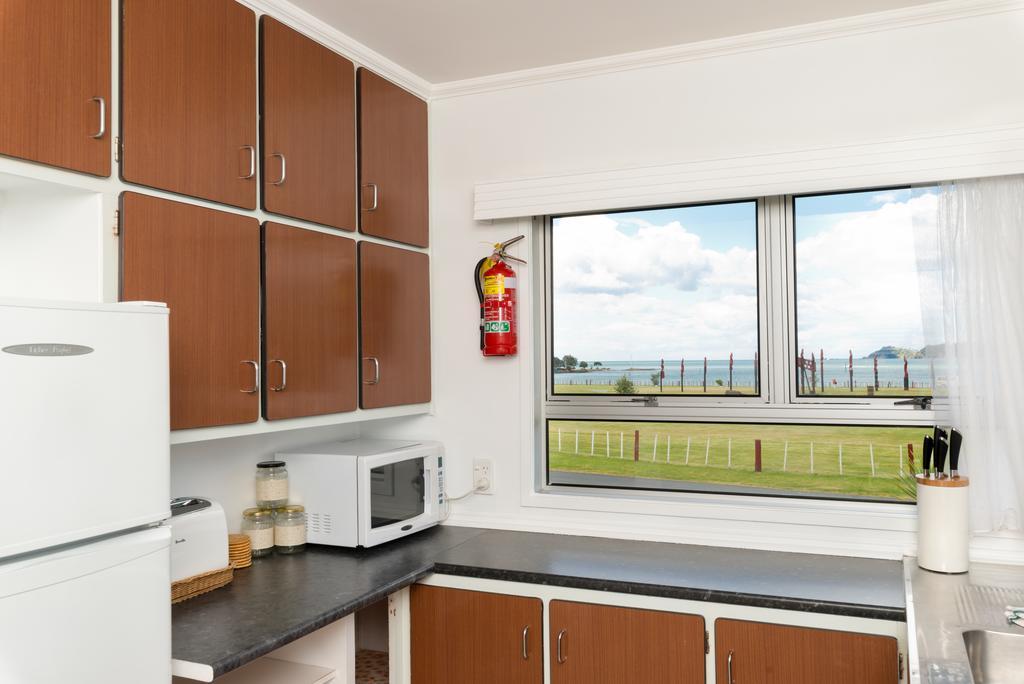 Waitangi Beach House Номер фото