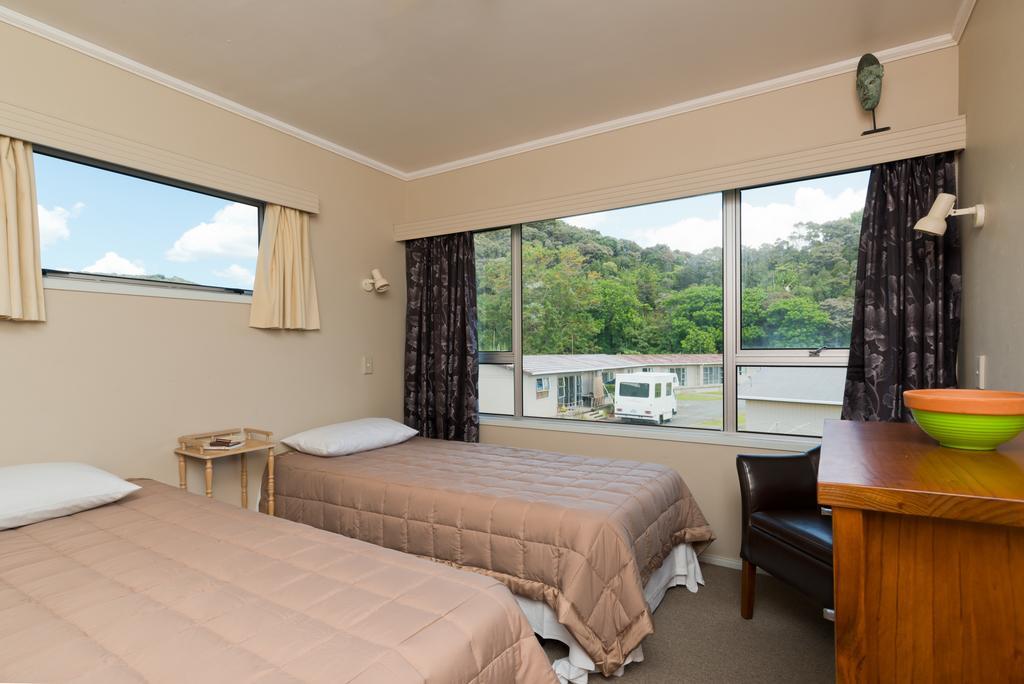 Waitangi Beach House Номер фото