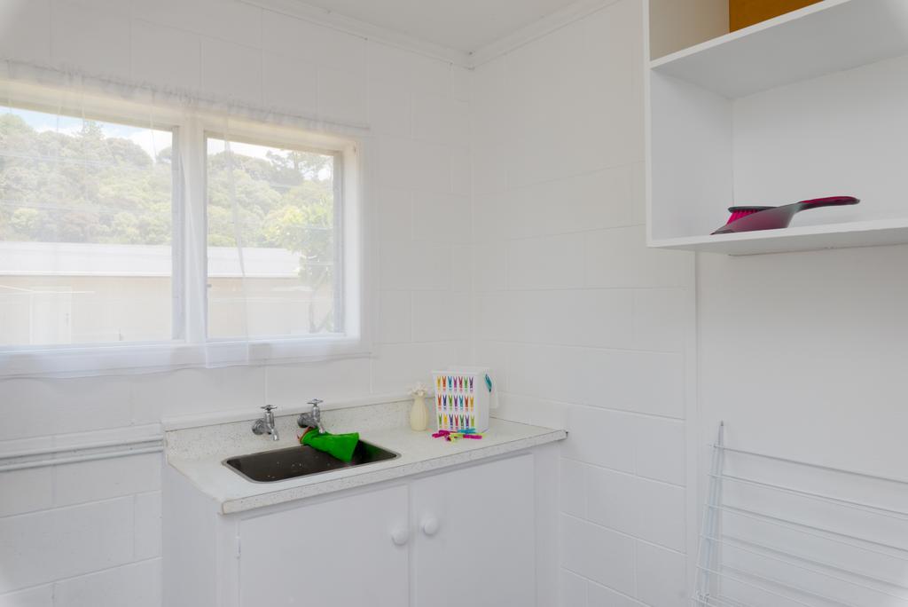Waitangi Beach House Номер фото